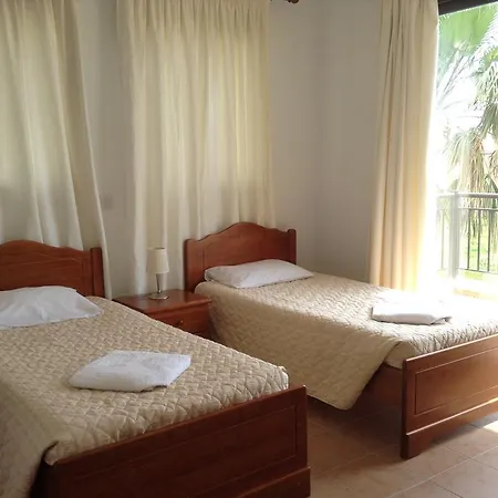 Aura Holiday Villas * Paphos