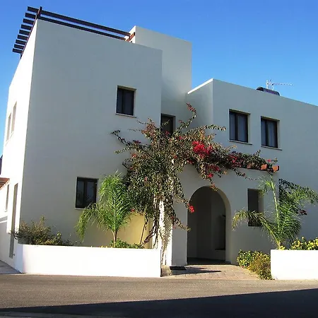 Aura Holiday Villas * Paphos