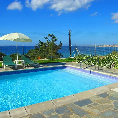 Villa Aura