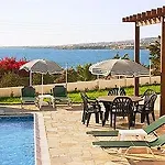 Aura Villa