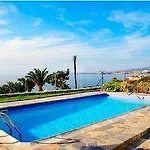 Villa Aura *